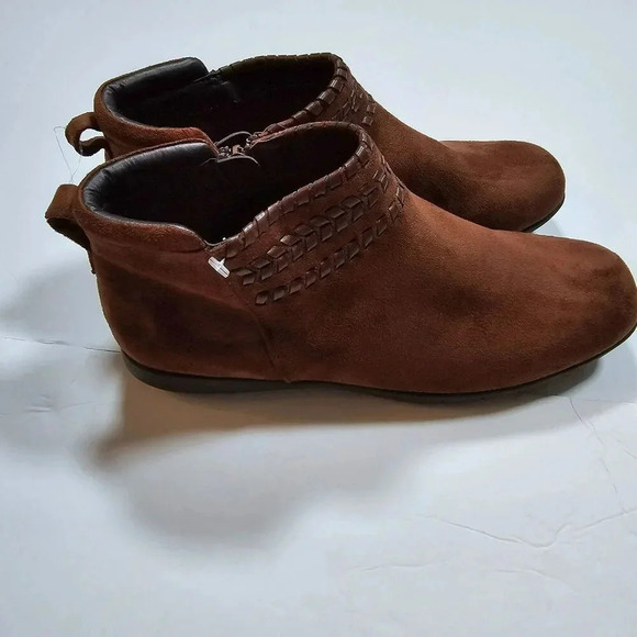 Comfortview Womens Brown Suede Braid Ankle Boots Size 9M - Picture 4 of 13